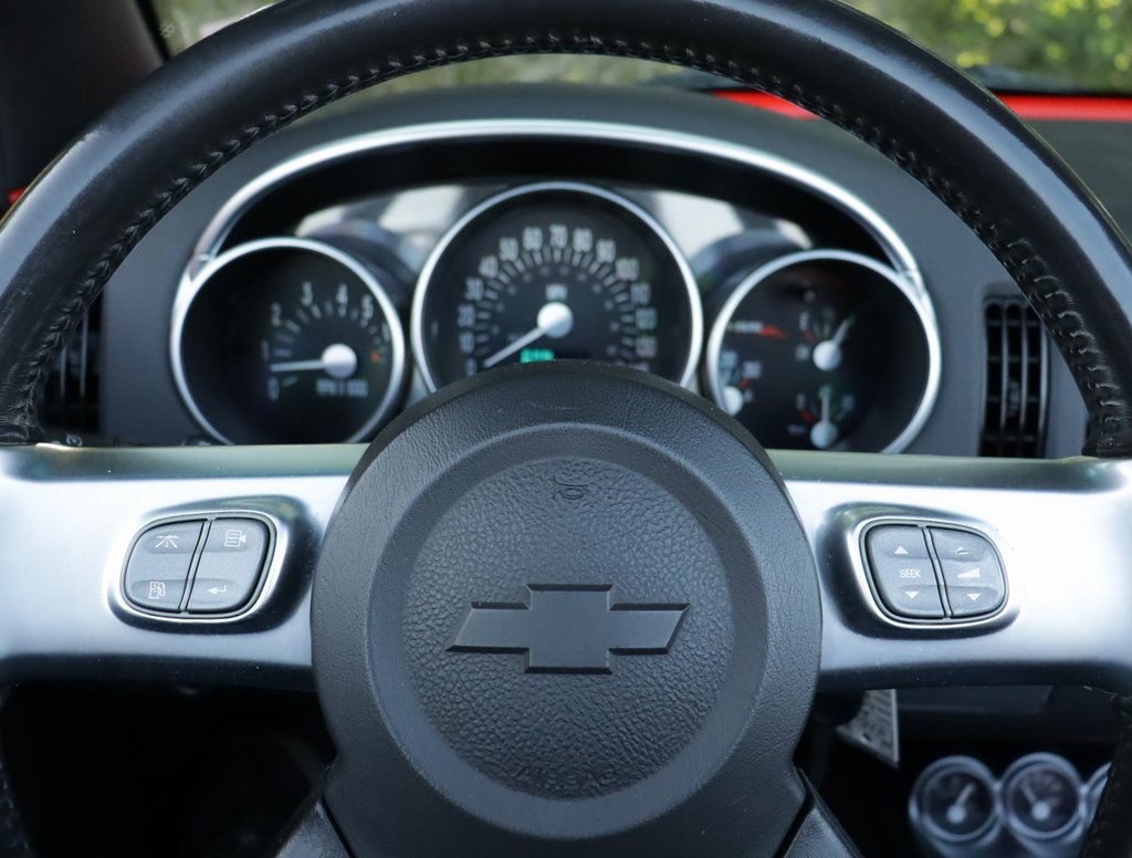 2005 Chevrolet SSR Base photo 10