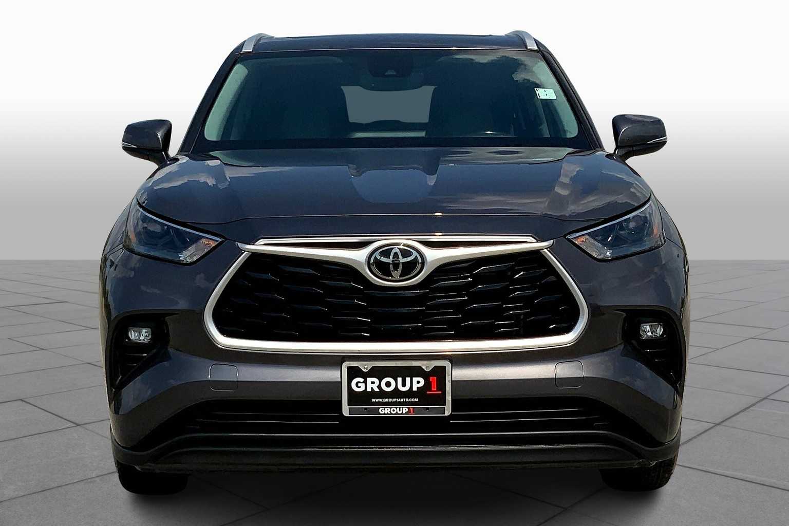 2022 Toyota Highlander XLE photo 3