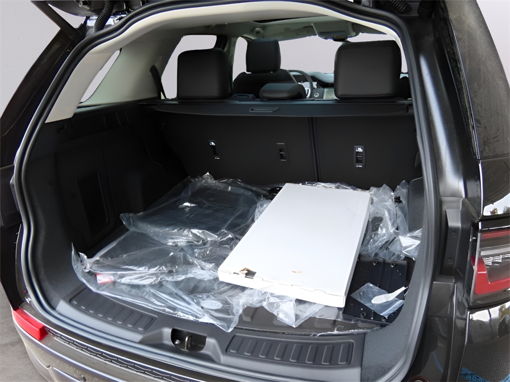 2025 Land Rover Discovery Sport S photo 21