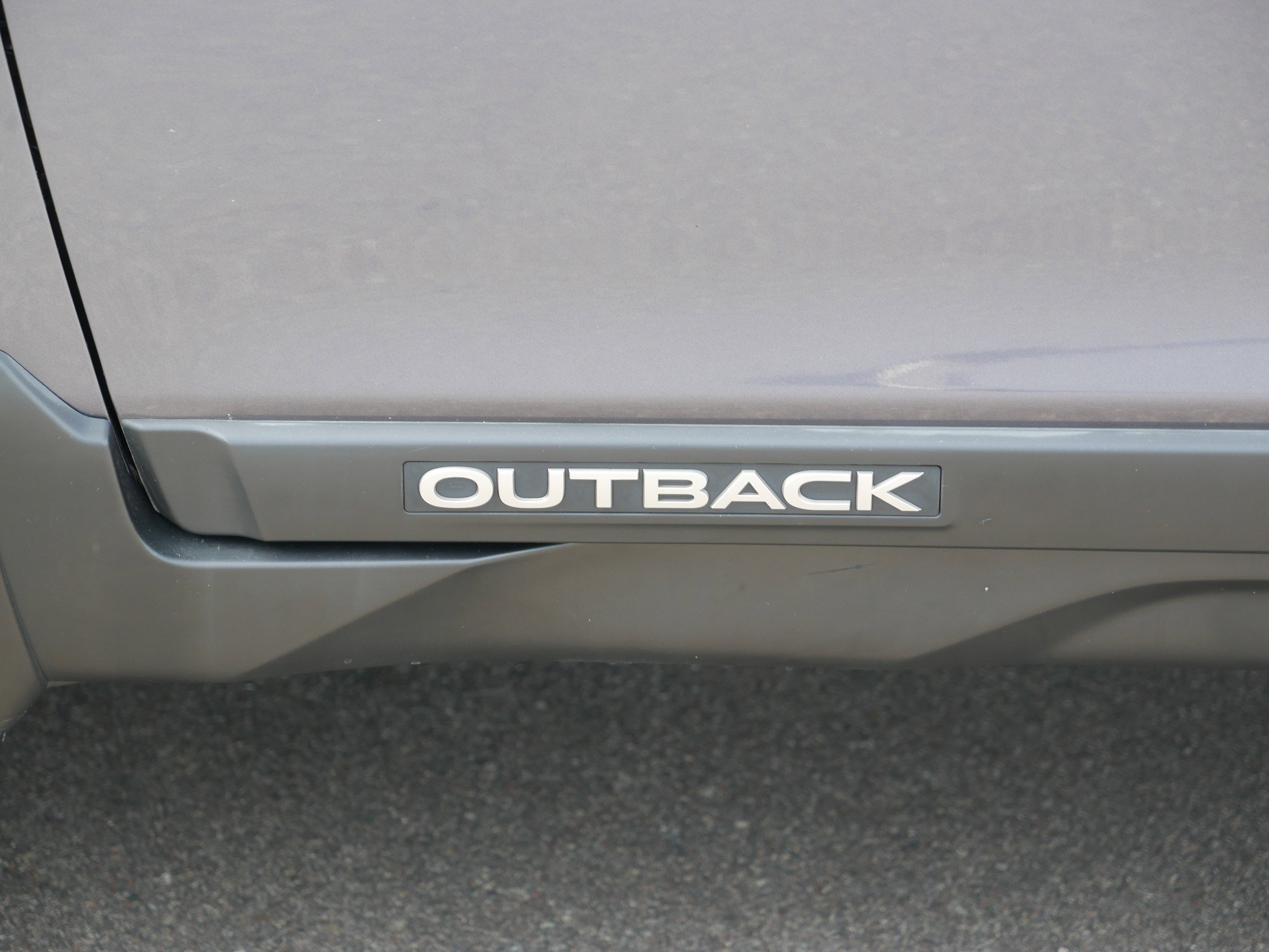 2016 Subaru Outback 3.6R Limited photo 3