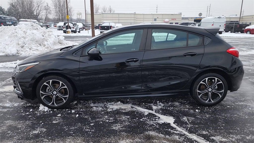2019 Chevrolet Cruze LT photo 4