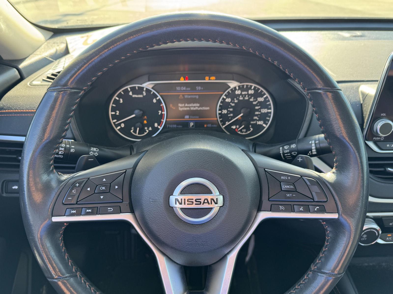 2022 Nissan Altima 2.5 SR photo 9