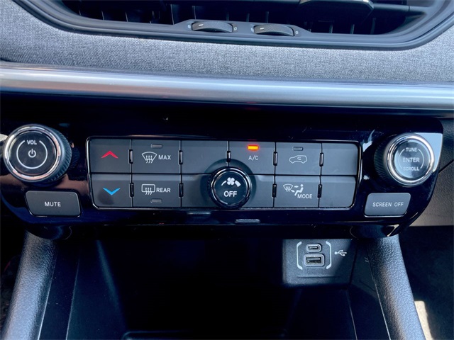 2024 Jeep Compass Latitude photo 10