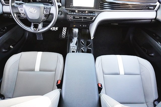 Used 2025 White Toyota SE image 19