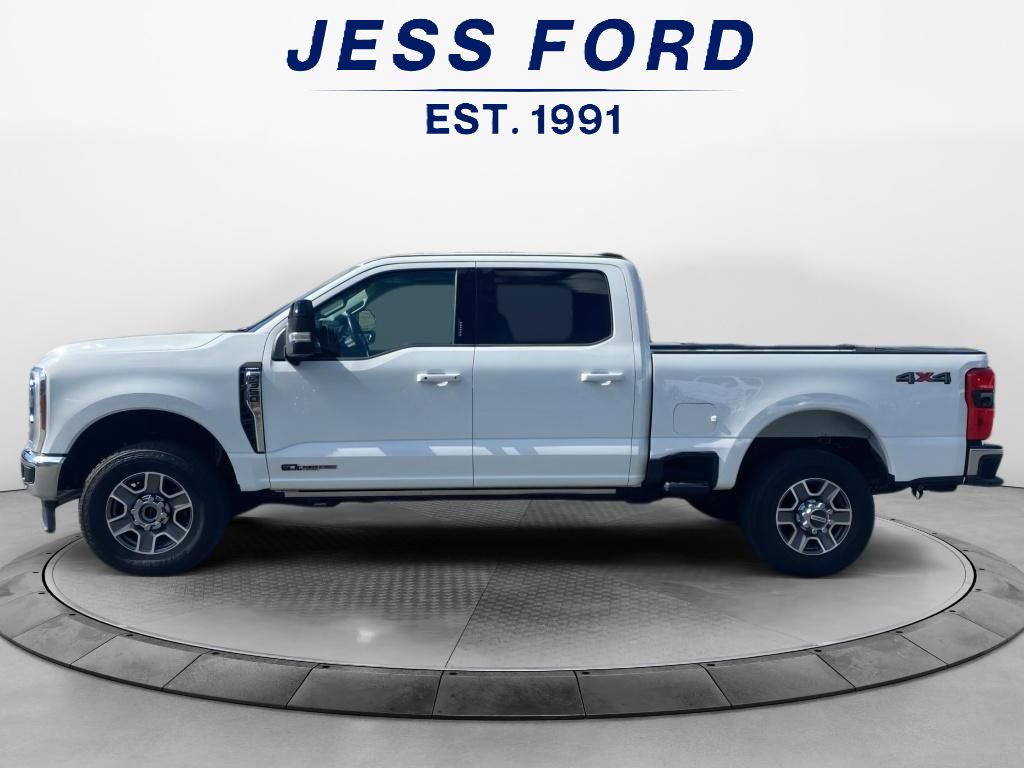 2024 Ford F-350 Lariat photo 2