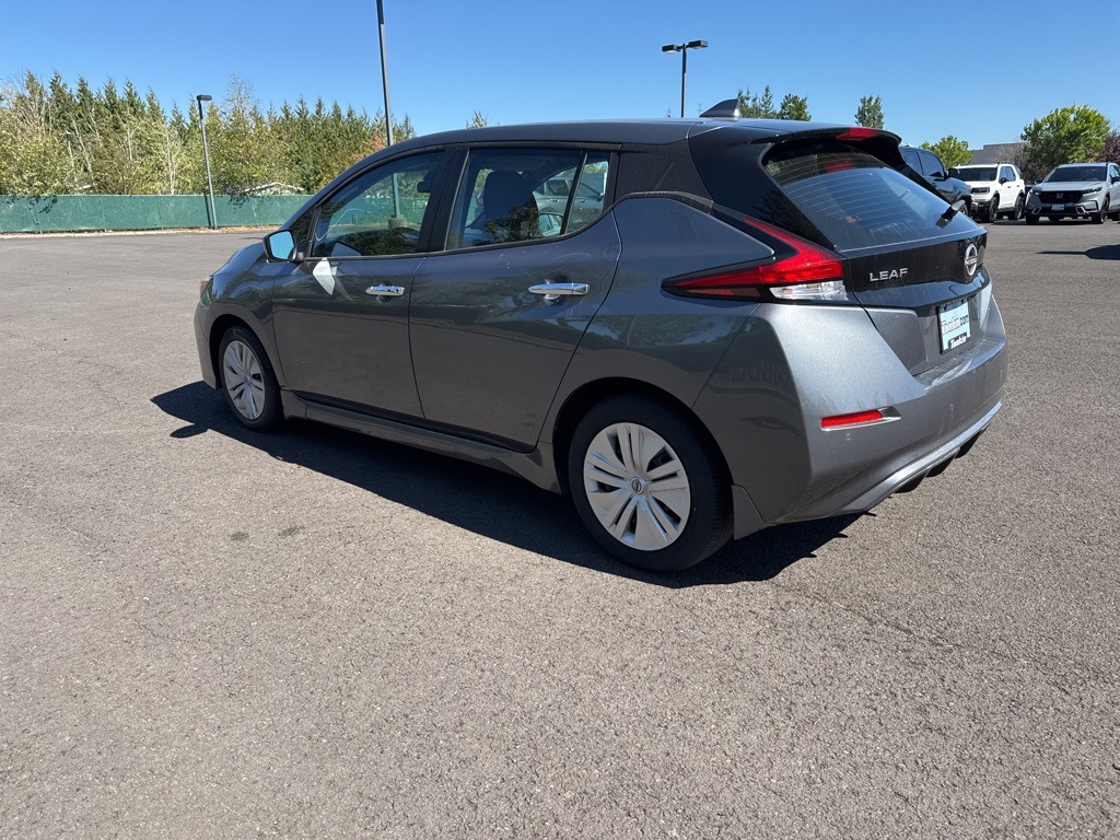 2024 Nissan Leaf S photo 5