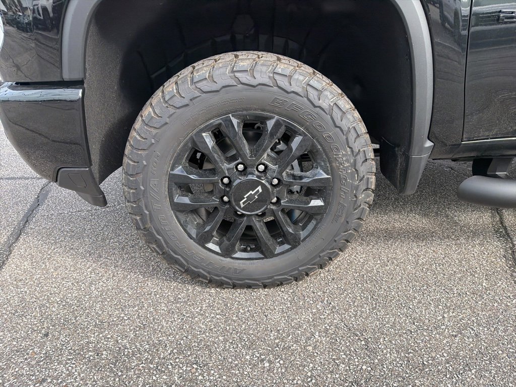 2026 Chevrolet Silverado 2500HD LT photo 2