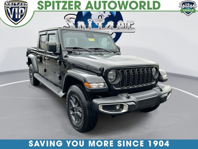 2024 Jeep Gladiator Sport S's photo