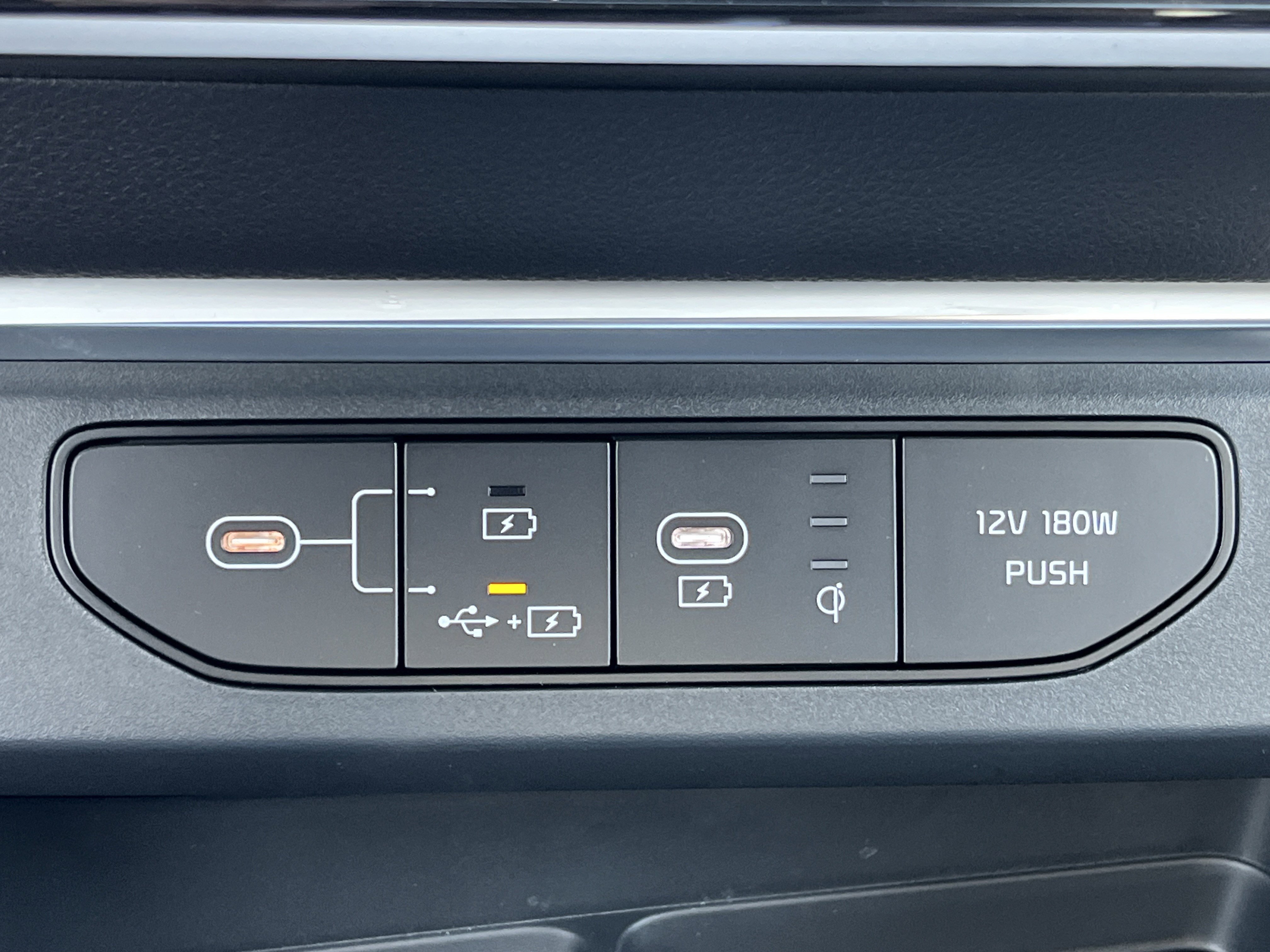 2026 Kia Carnival SX photo 3