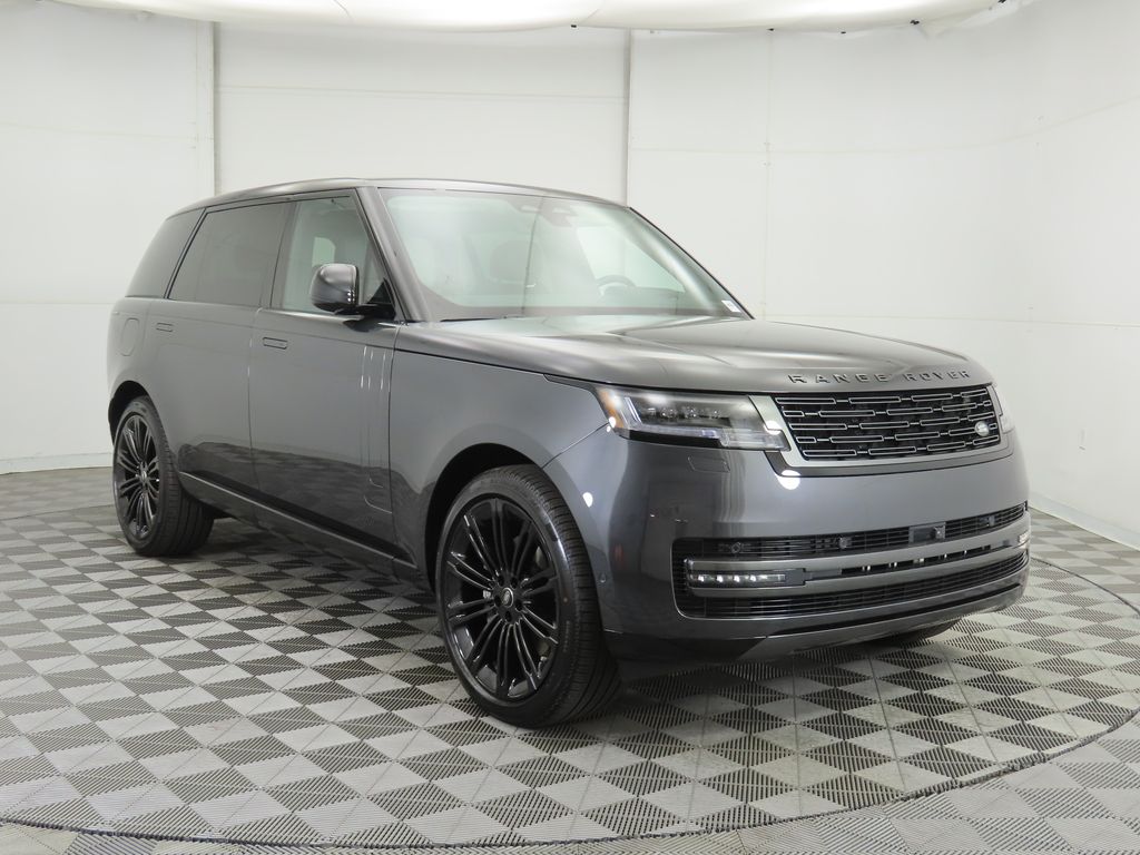 2025 Land Rover Range Rover SE photo 3