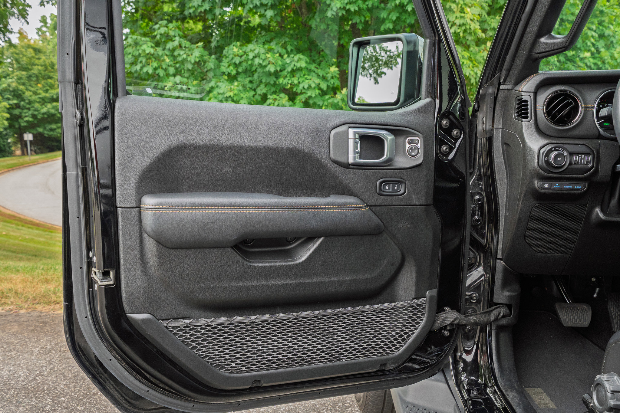 2021 Jeep Wrangler 4xe Unlimited Sahara High Altitude photo 20