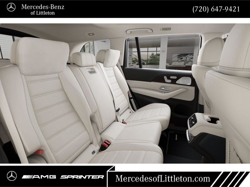 2026 Mercedes Benz GLS 450 4MATIC photo 4
