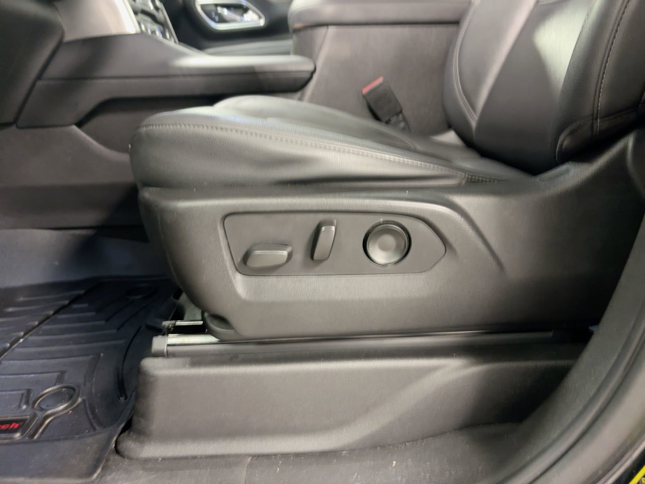 2021 Chevrolet Suburban Z71 photo 10
