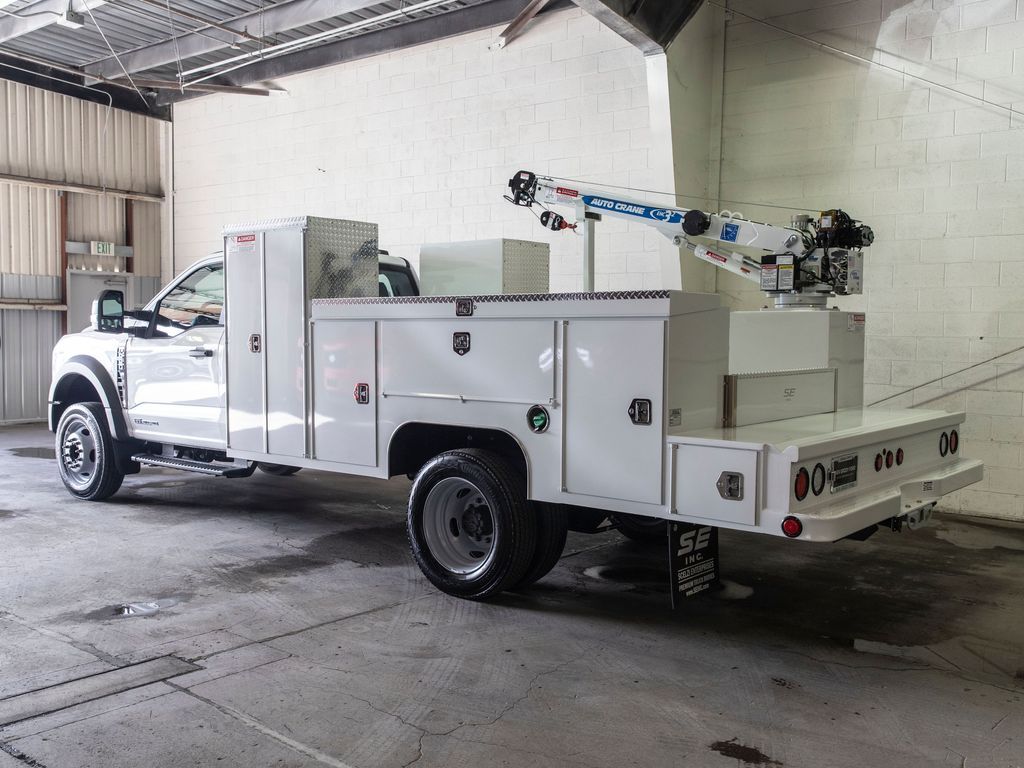 2024 Ford F-550 photo 3