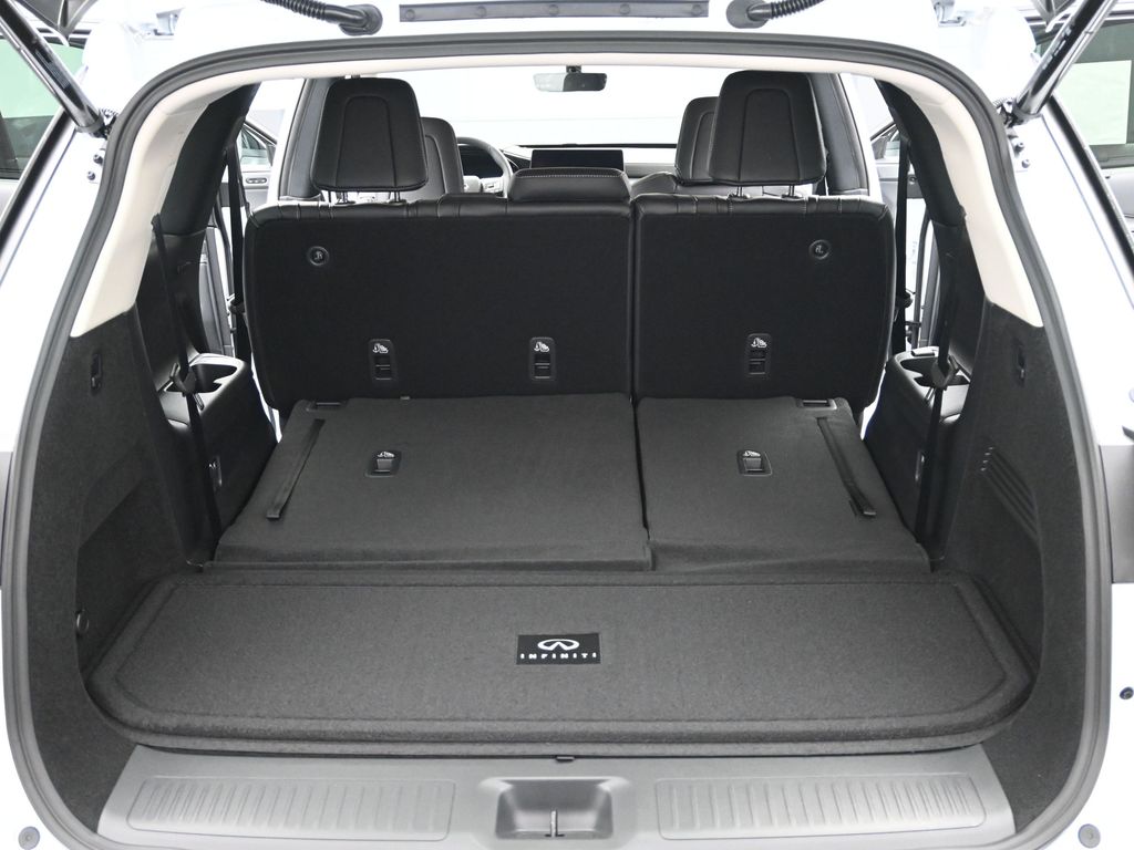 2026 Infiniti QX60 Luxe photo 12