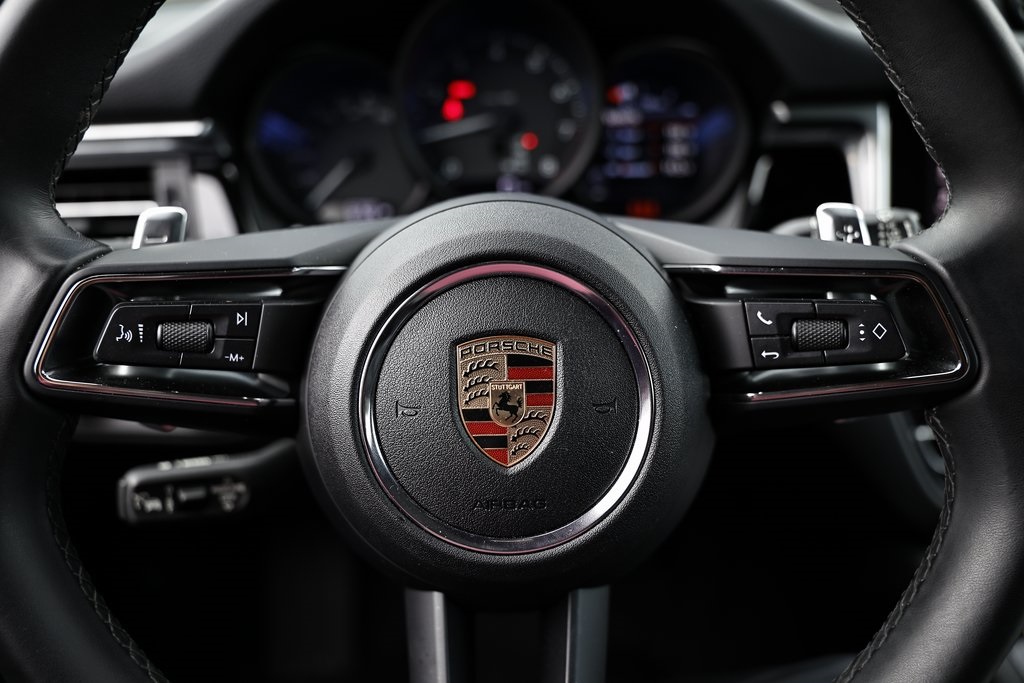 2024 Porsche Macan T photo 33