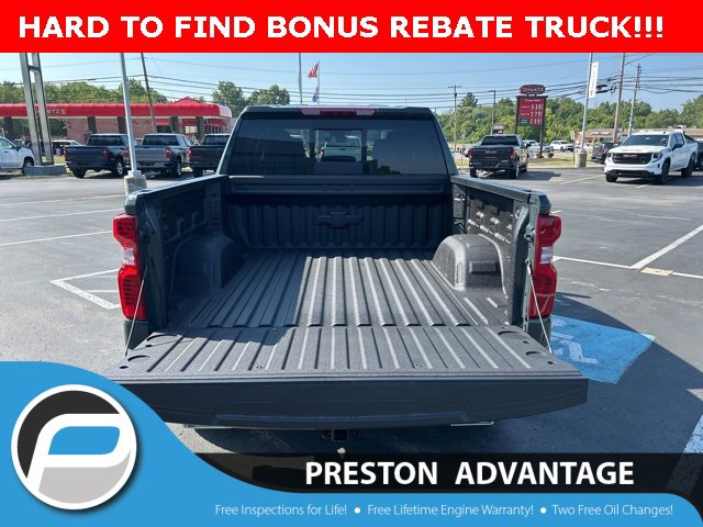 2025 Chevrolet Silverado 1500 LT photo 2