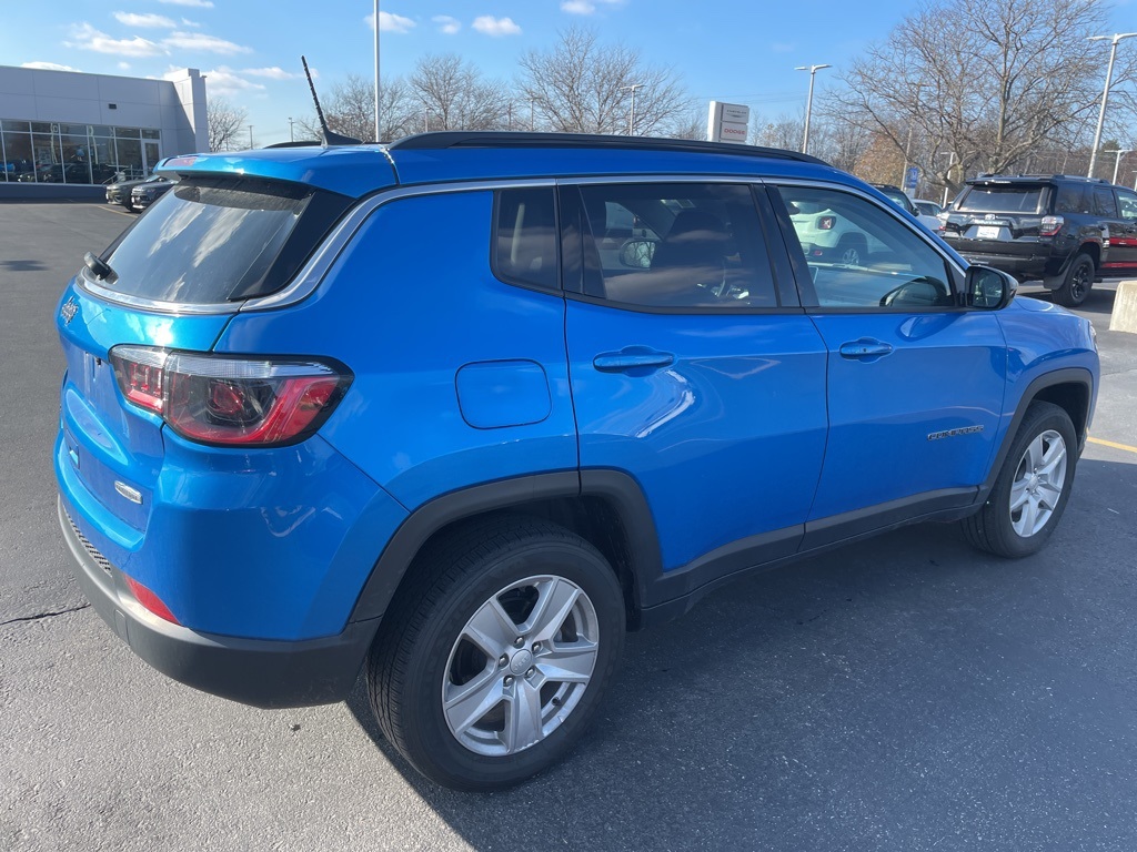 2022 Jeep Compass Latitude photo 4