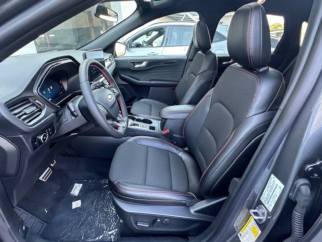 2025 Ford Escape ST-Line Select photo 10