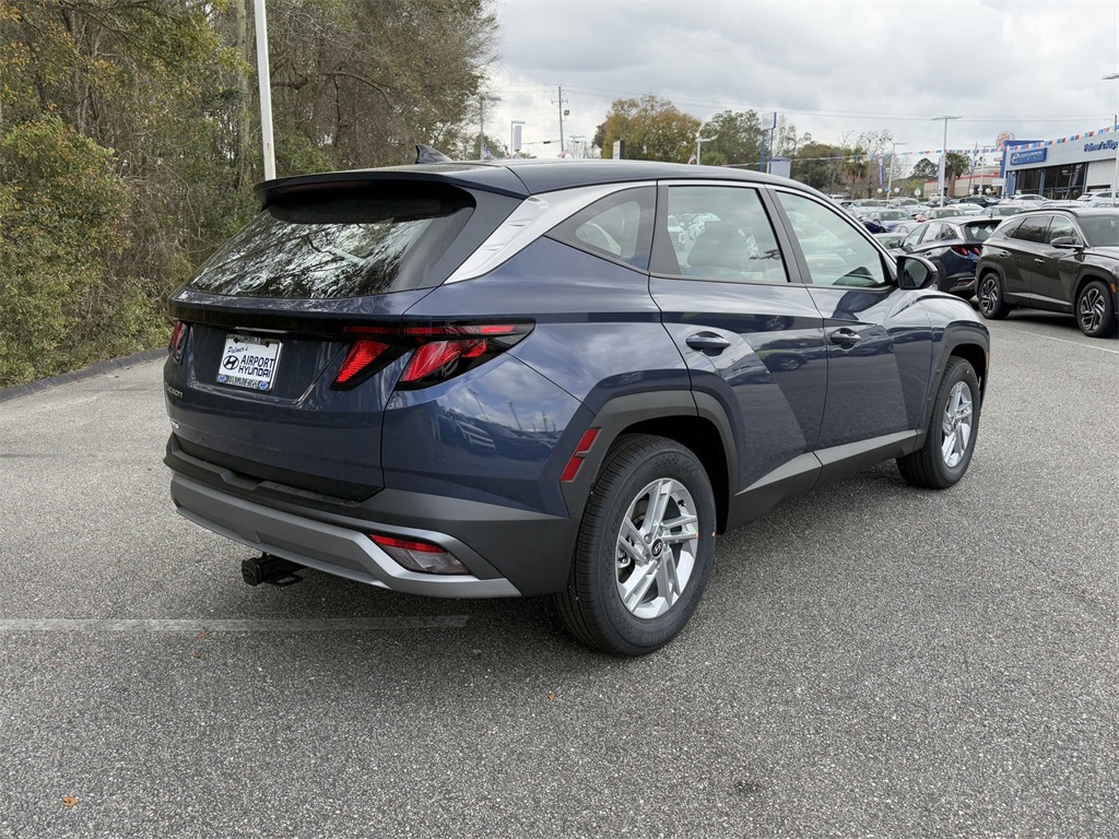 2025 Hyundai Tucson SE photo 3