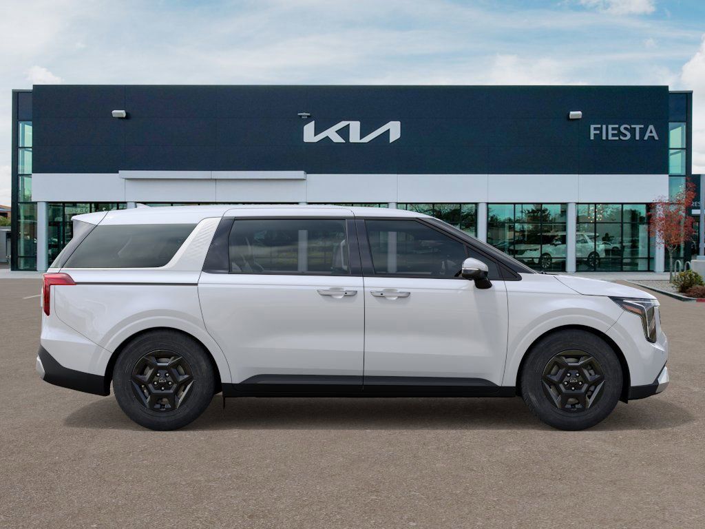 2026 Kia Carnival LX photo 3