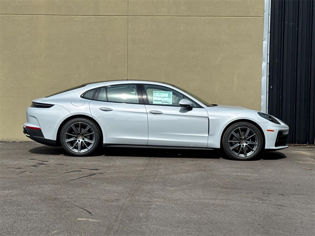2025 Porsche Panamera 4 photo 10