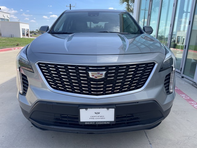 2023 Cadillac XT4 Luxury photo 2