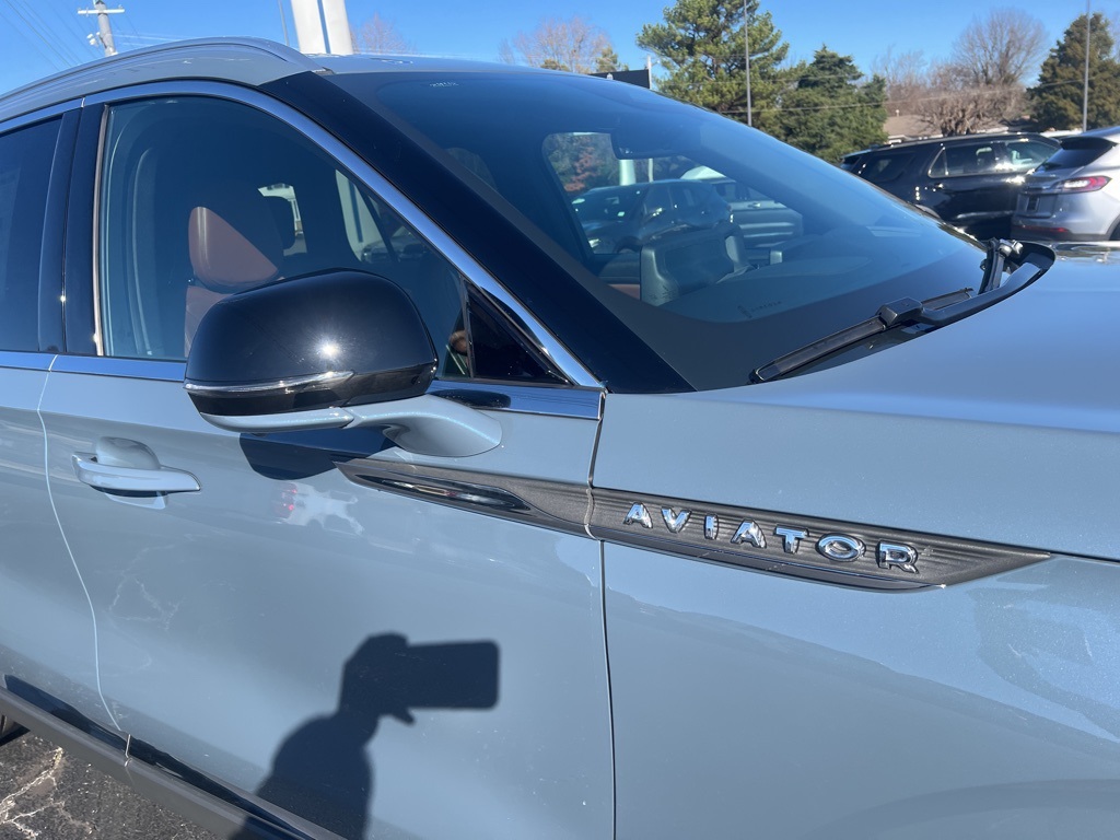 2026 Lincoln Aviator Reserve photo 4