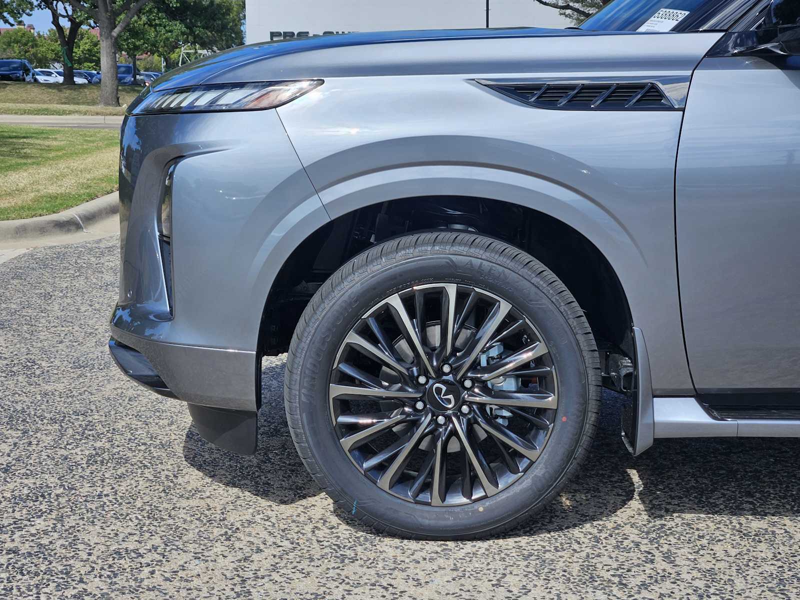 2026 Infiniti QX80 photo 4