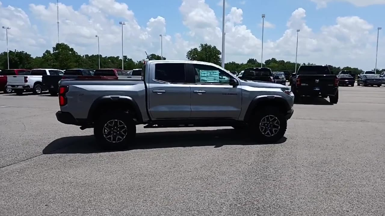 2025 Chevrolet Colorado ZR2 photo 8
