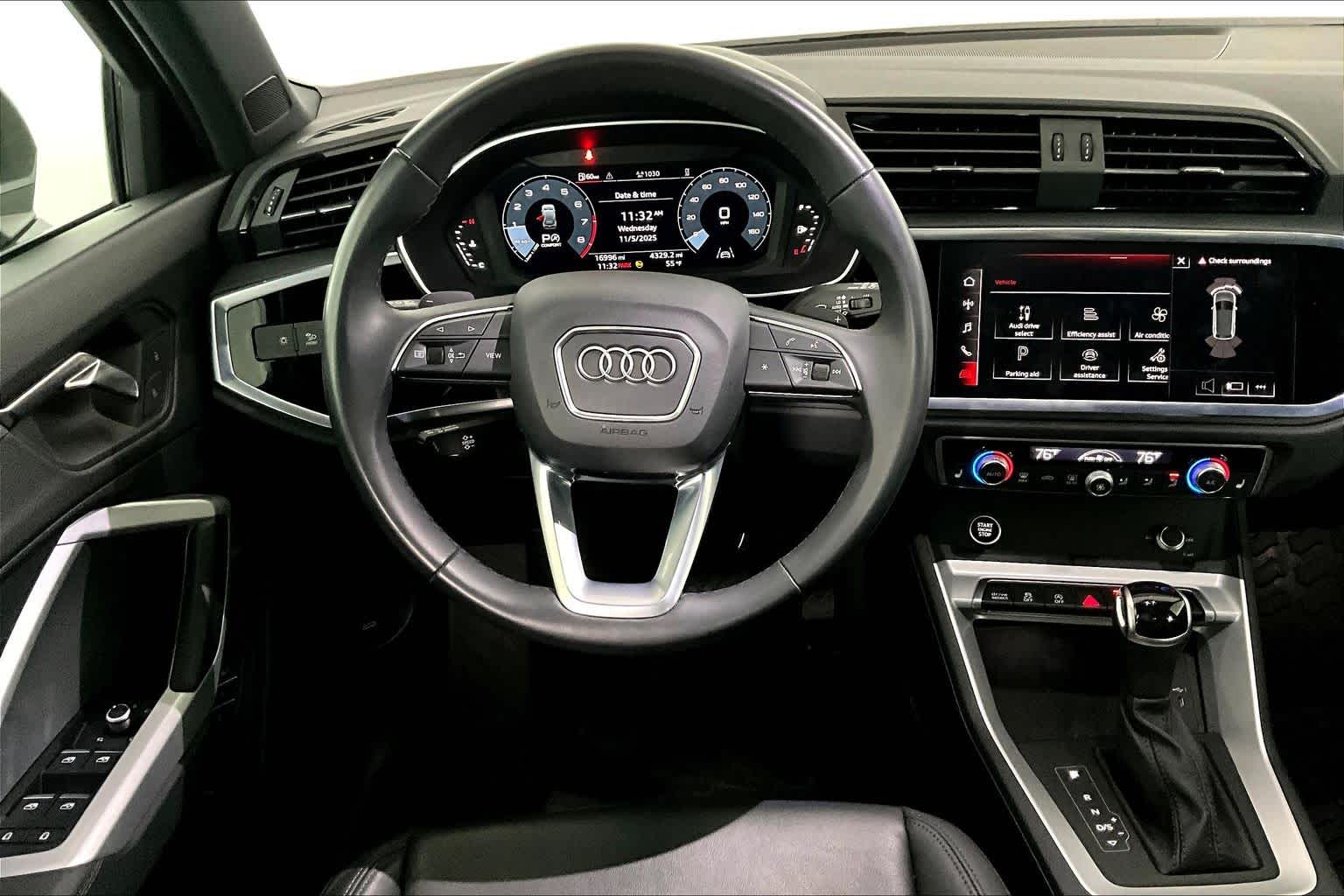 2023 Audi Q3 S line Premium photo 2