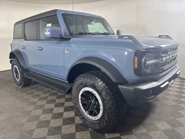 2025 Ford Bronco 4-Door Outer Banks's photo