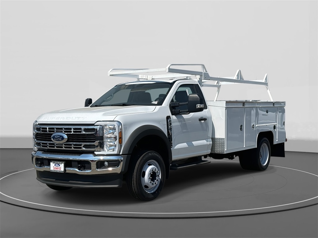 2024 Ford F-550 Super Duty Chassis Cab XL's photo