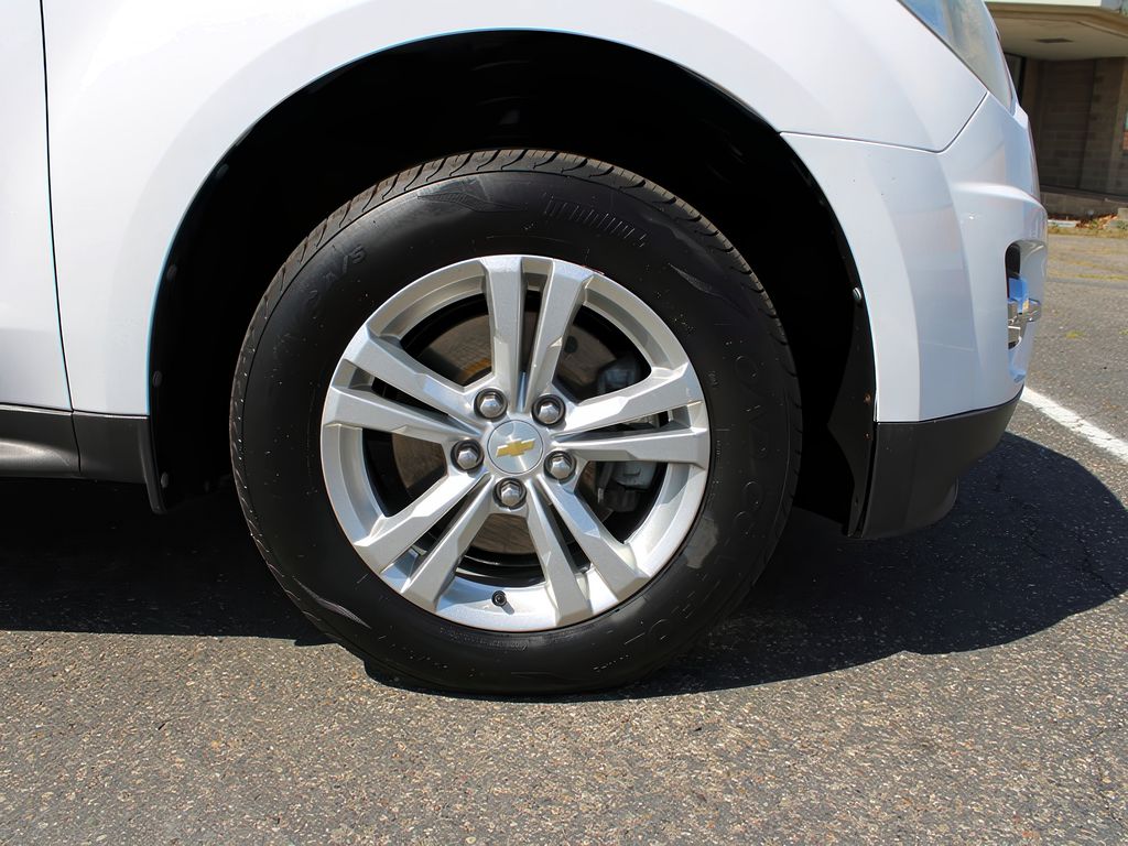 2011 Chevrolet Equinox photo 25