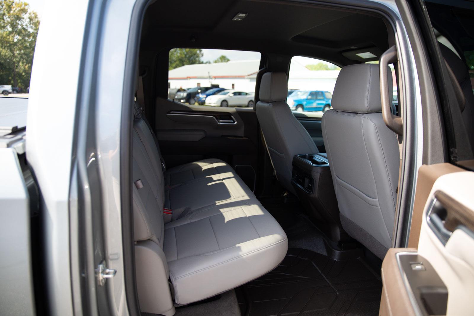 2025 Chevrolet Silverado 1500 RST photo 24
