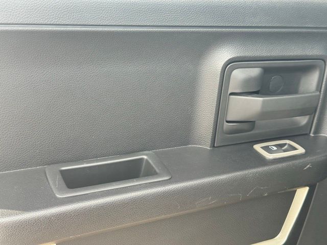 2016 Ram 1500 Express photo 14