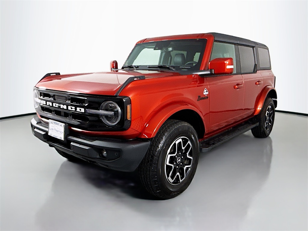 2024 Ford Bronco 4-Door Outer Banks's photo