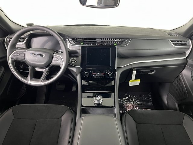 2025 Jeep Grand Cherokee Altitude X photo 2
