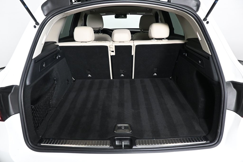 2022 Mercedes Benz GLC 300 photo 26