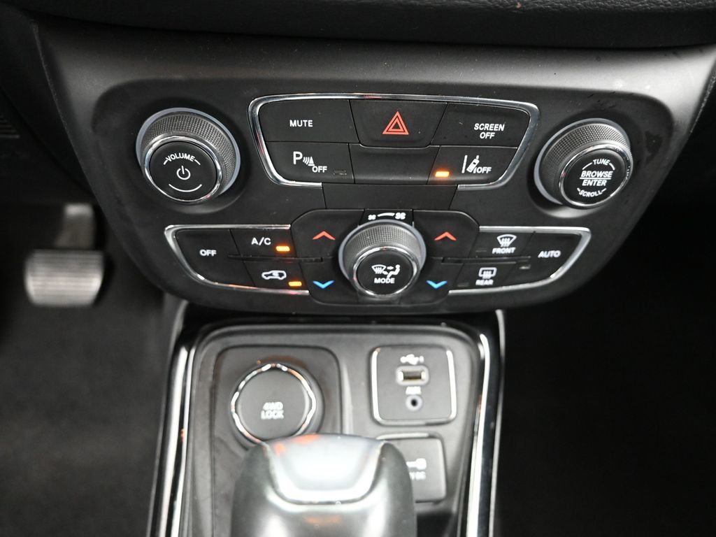2021 Jeep Compass Limited photo 13