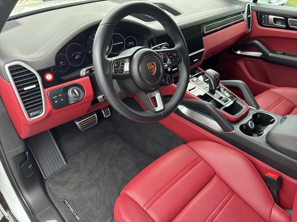 2023 Porsche Cayenne Turbo photo 4