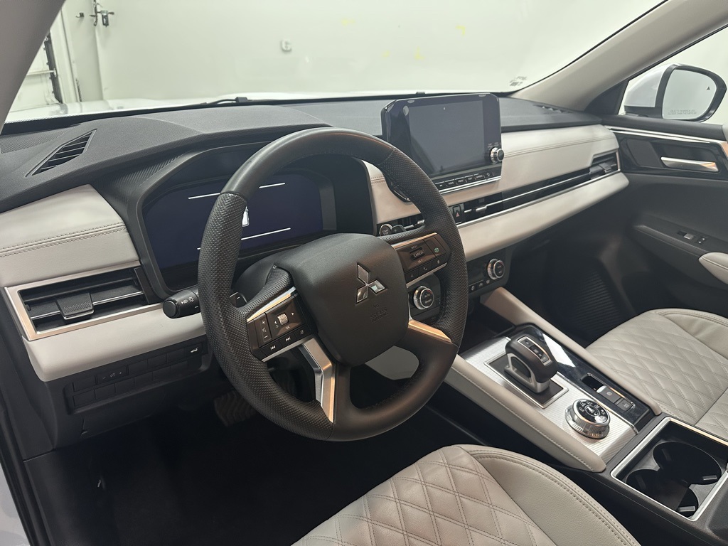 2023 Mitsubishi Outlander SEL photo 13