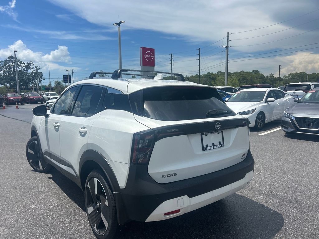 2025 Nissan Kicks SR photo 3
