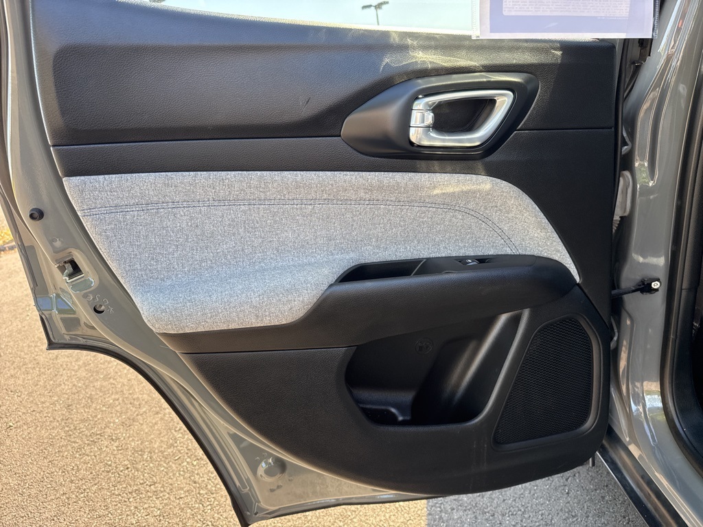 2024 Jeep Compass Latitude photo 15