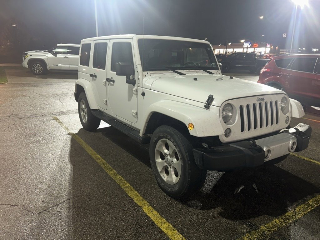 2014 Jeep Wrangler Unlimited Sahara photo 3