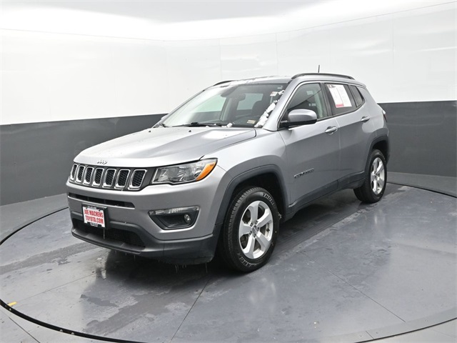 2018 Jeep Compass Latitude photo 2