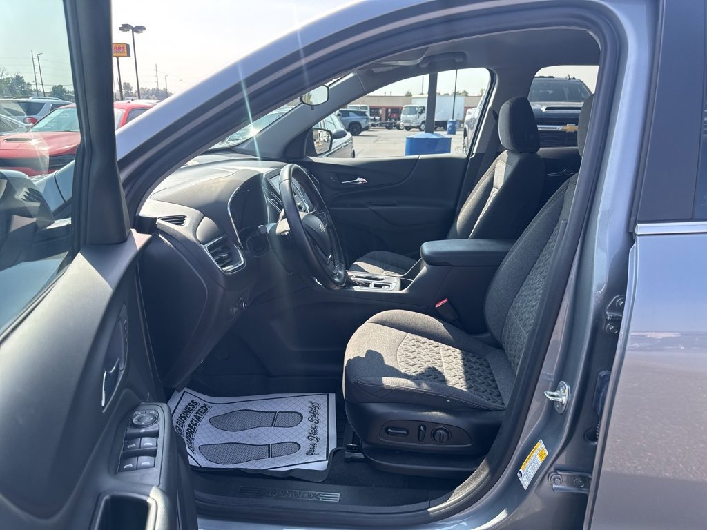 2023 Chevrolet Equinox LT photo 17