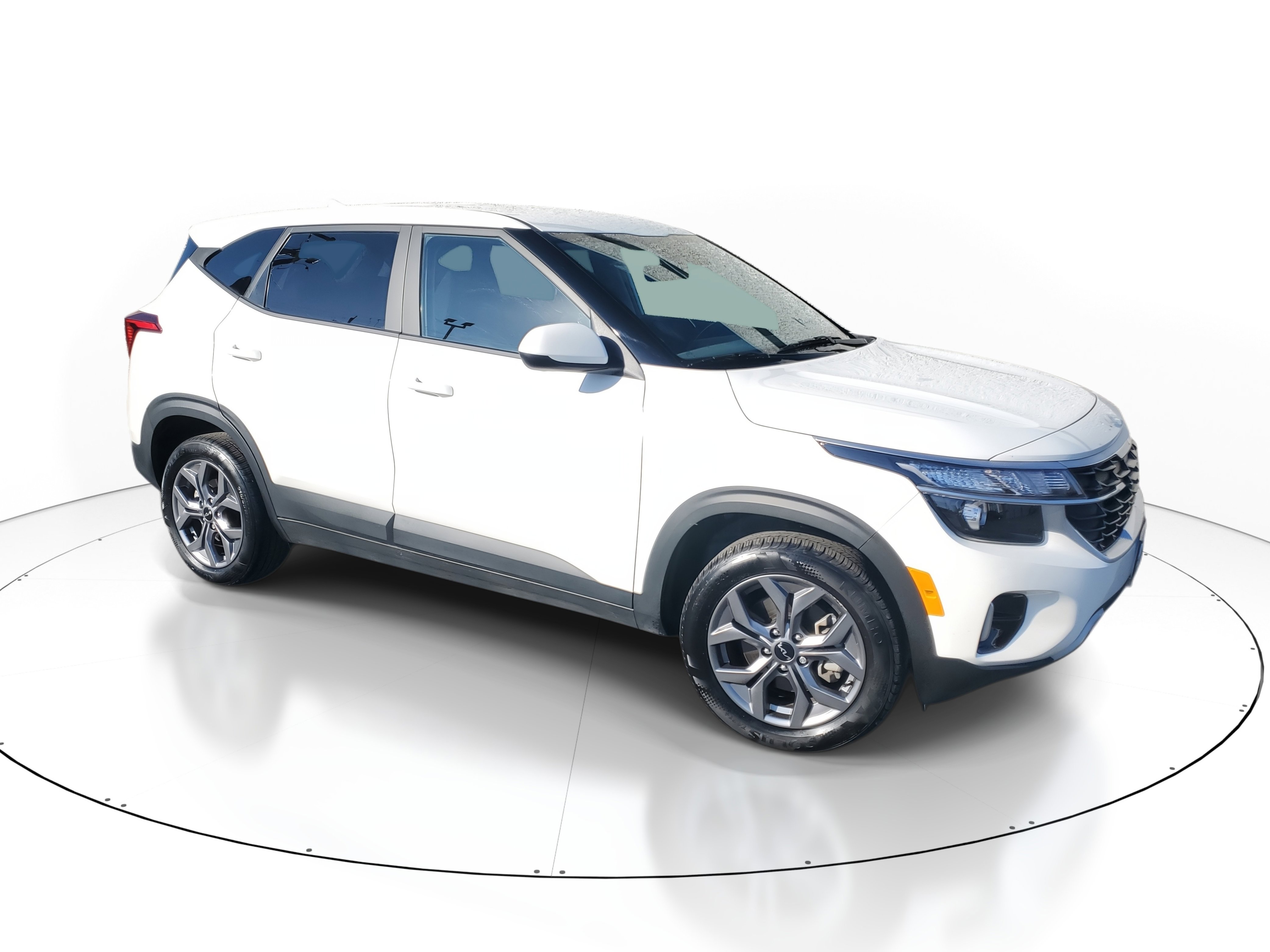 2024 Kia Seltos LX's photo