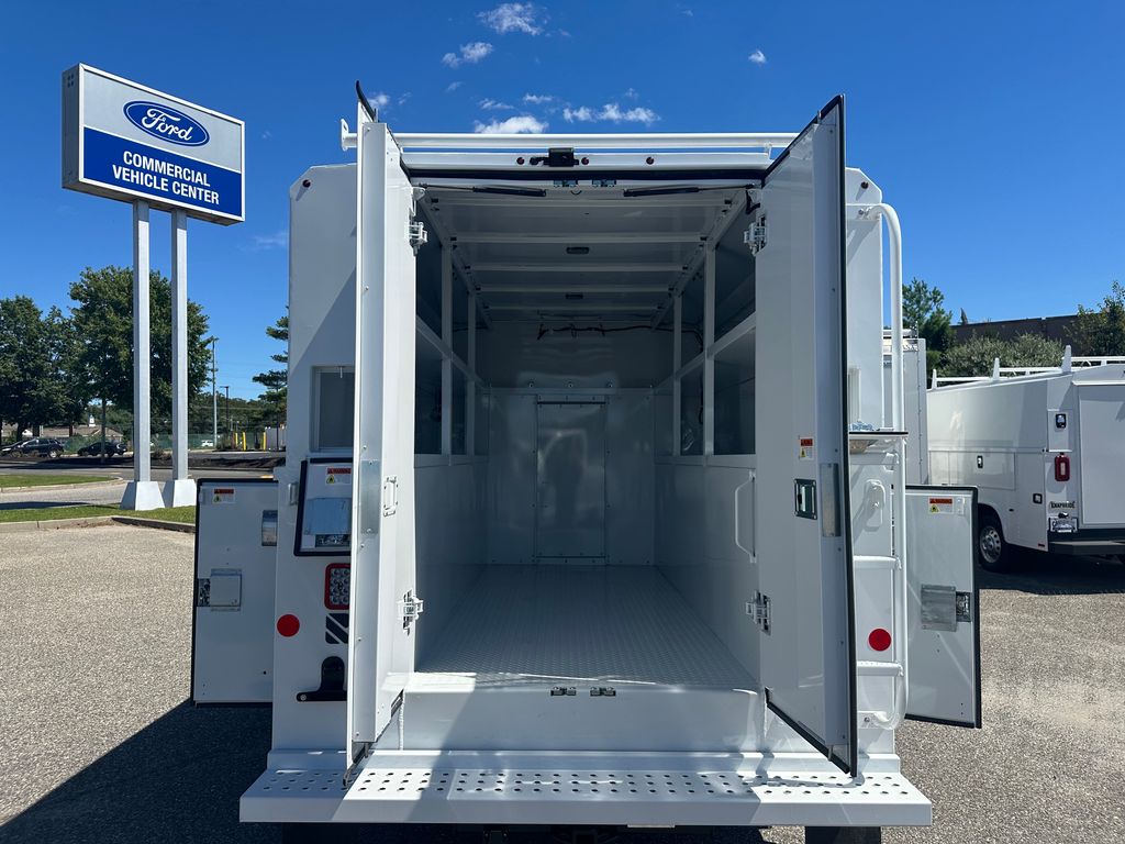 2025 Ford Transit Chassis Cutaway photo 9