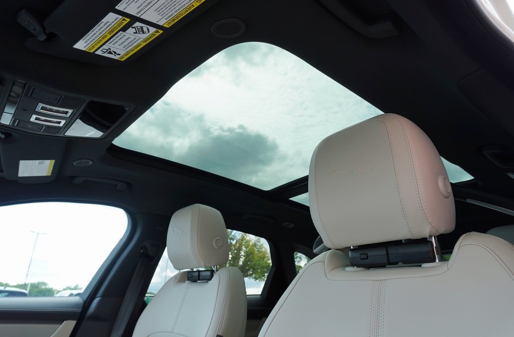 2026 JAGUAR F-PACE - Image 14